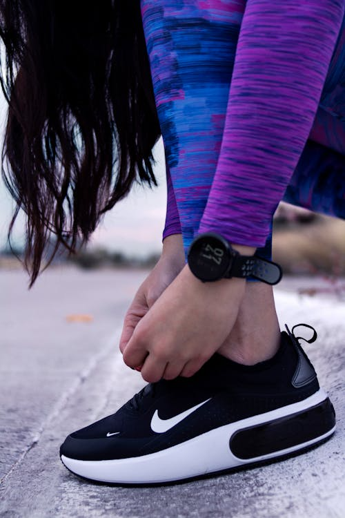 Running shoe sales real discount — price comparison on running shoe retail site